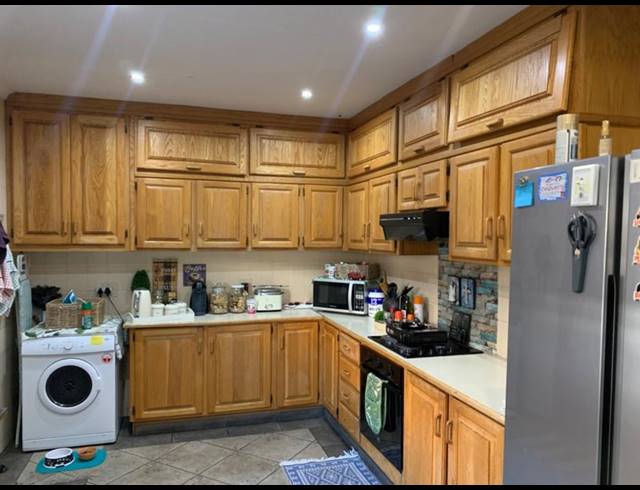 3 BEDROOM TOWNHOUSE FOR SALE IN VANDERBIJLPARK SW 5